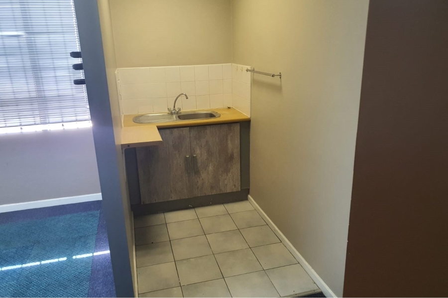 To Let commercial Property for Rent in Newton Park Eastern Cape
